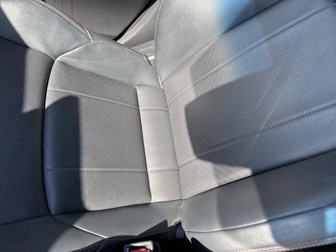 Used 2021 Toyota Venza Limited image 20