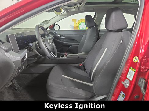 Used 2024 Hyundai Sonata SEL w/ Convenience Package FWD image 12