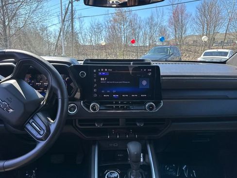 Used 2024 Chevrolet Colorado Trail Boss w/ Technology Package image 23