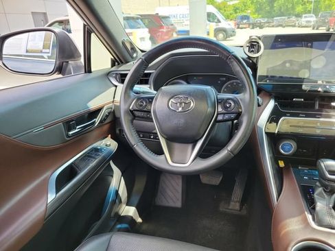 Used 2021 Toyota Venza Limited w/ Advanced Technology Package AWD/4WD image 13
