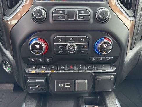 Used 2021 Chevrolet Silverado 1500 High Country w/ Technology Package image 23