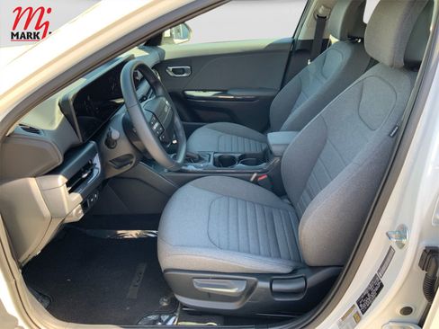 Used 2025 Kia K4 EX FWD image 16