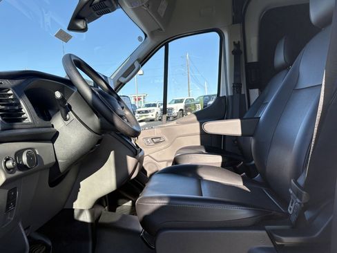 New 2026 Ford Transit 250 148 Medium Roof w/ Load Area Protection Package image 14
