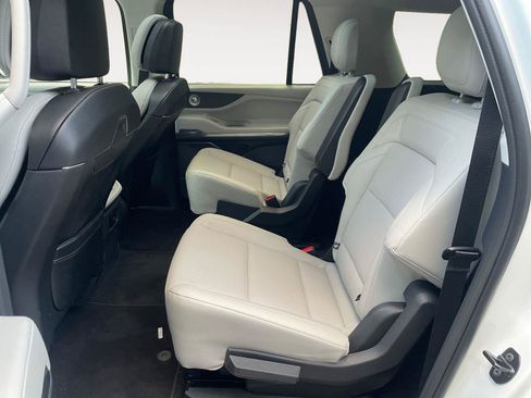 New 2026 Lincoln Navigator L Reserve AWD/4WD image 13