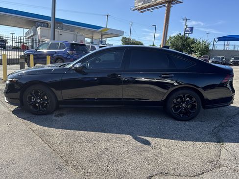 Used 2025 Honda Accord SE image 6