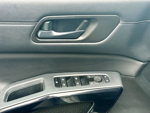 Certified 2024 Nissan Pathfinder SV FWD image 22