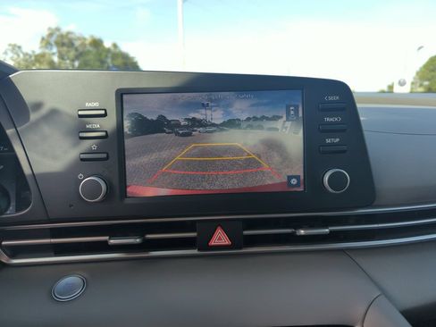Used 2023 Hyundai Elantra SEL FWD image 26