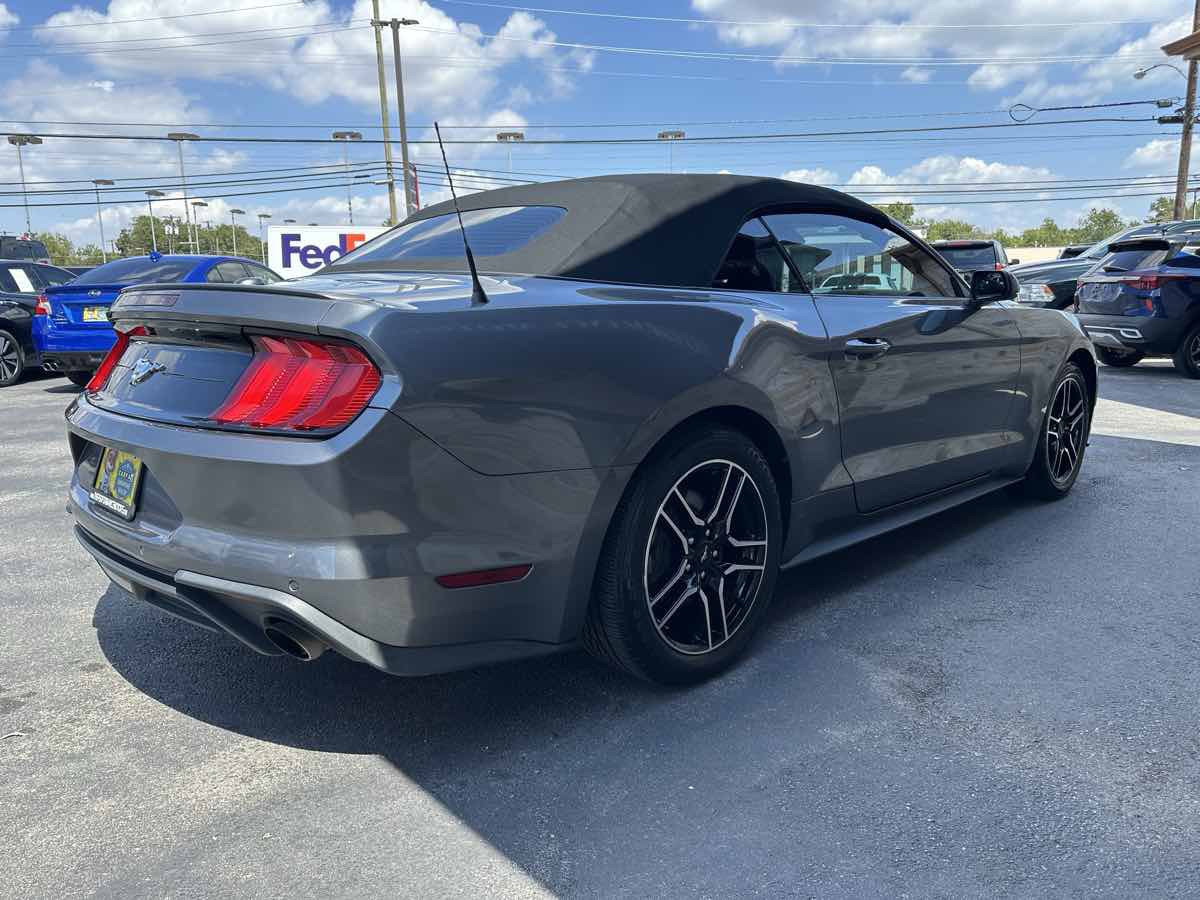 Used 2022 Ford Mustang Premium RWD image 5