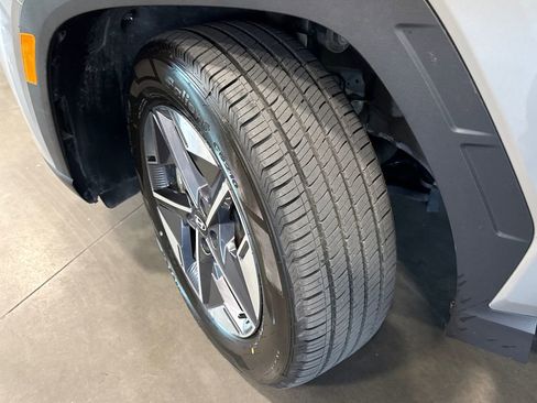 Used 2025 Hyundai Tucson SEL AWD/4WD image 18