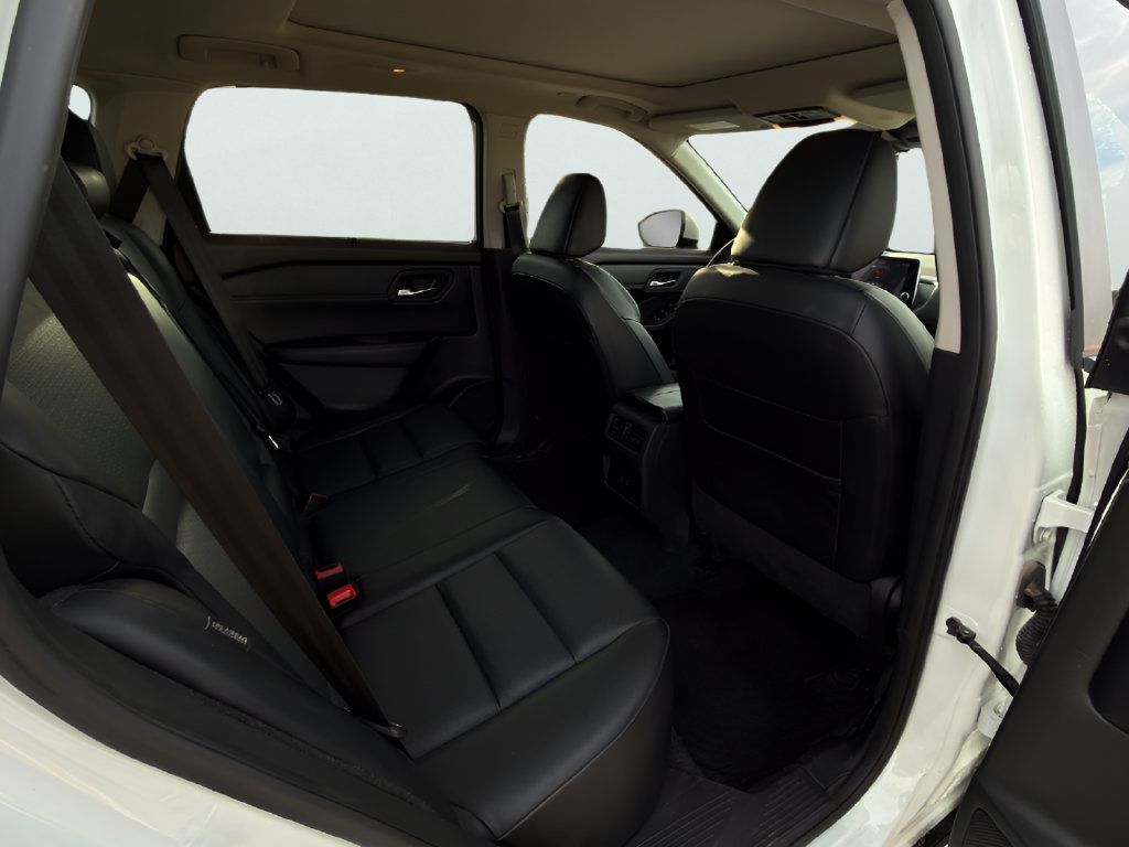 Used 2023 Nissan Rogue SV w/ SV Premium B Package FWD image 30