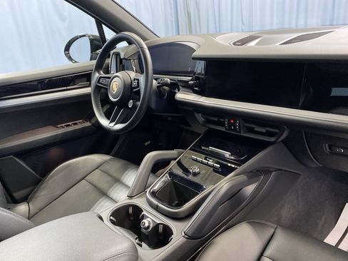 Used 2024 Porsche Cayenne image 48