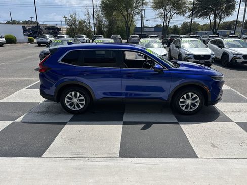 Used 2025 Honda CR-V LX image 3