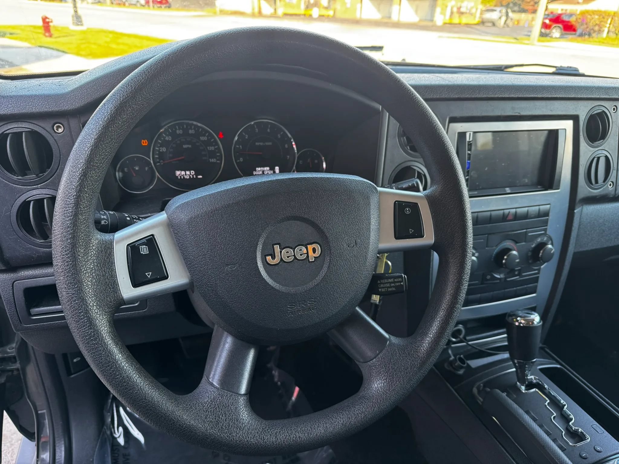 Used 2008 Jeep Commander Sport AWD/4WD image 9