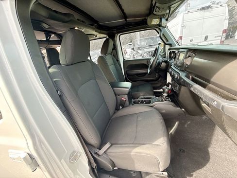 Used 2021 Jeep Wrangler Unlimited Sport image 32