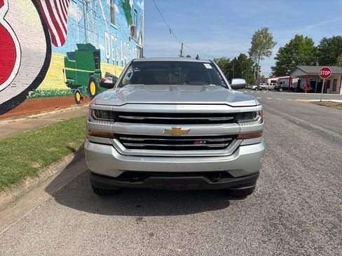 Used 2018 Chevrolet Silverado 1500 Custom w/ Custom Value Package image 9