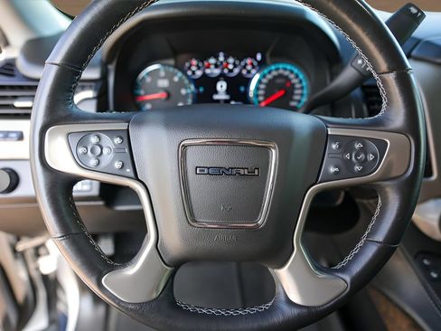 Used 2020 GMC Yukon Denali w/ Denali Ultimate Package RWD image 12