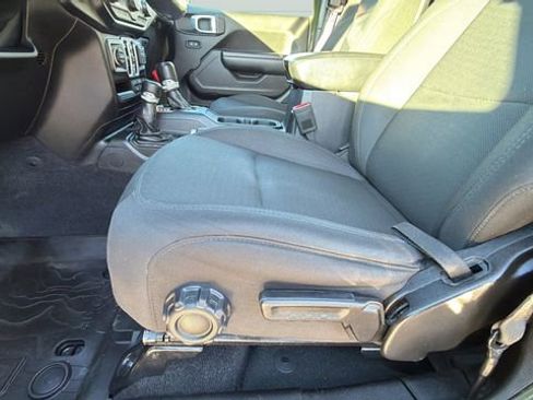 Used 2022 Jeep Wrangler Unlimited Willys image 16