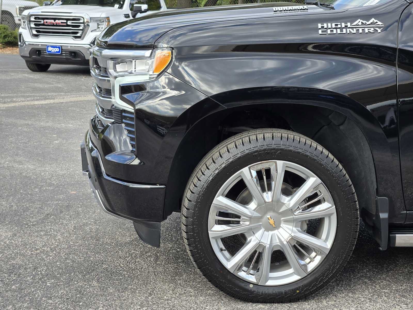 Certified 2024 Chevrolet Silverado 1500 High Country AWD/4WD image 8
