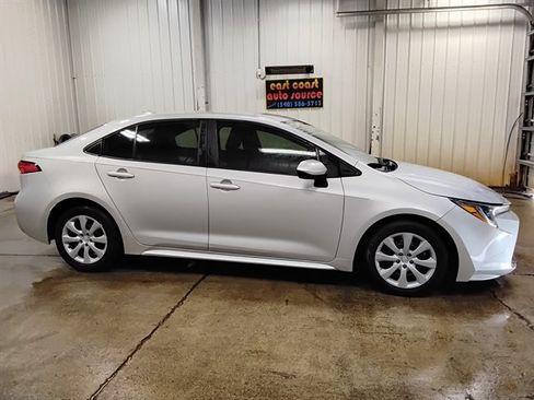 Used 2023 Toyota Corolla LE FWD image 2