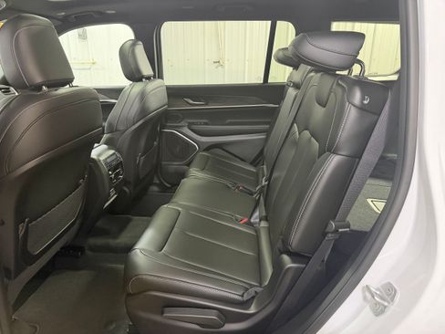 New 2026 Jeep Grand Cherokee L Limited w/ Limited Altitude Package AWD/4WD image 13