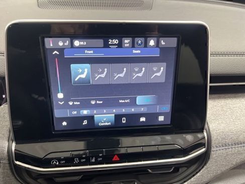 New 2026 Jeep Compass Latitude image 16