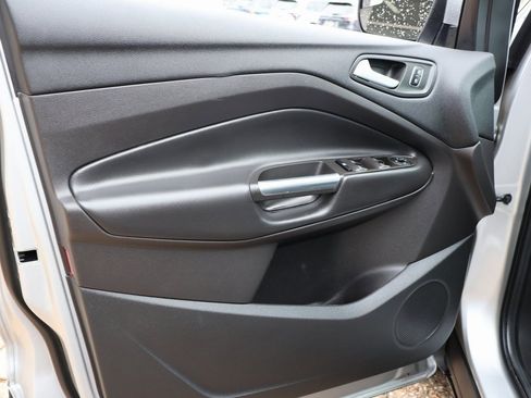 Used 2018 Ford Escape SE image 21