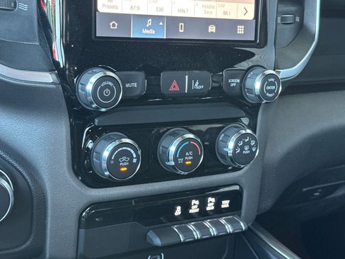 New 2026 RAM 1500 Express AWD/4WD image 18