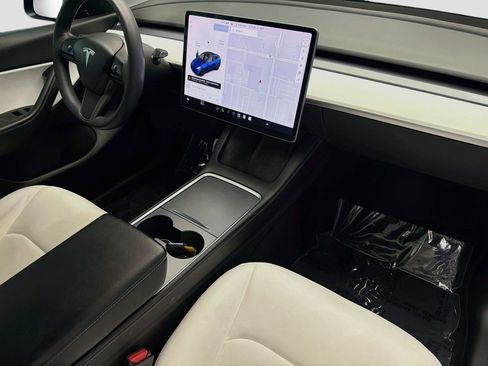 Used 2022 Tesla Model Y Performance AWD/4WD image 12