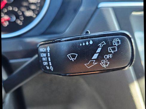 Used 2021 Volkswagen Tiguan SE R-Line image 17