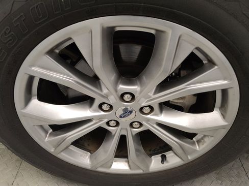 Used 2020 Ford Explorer XLT w/ Equipment Group 202A RWD image 31