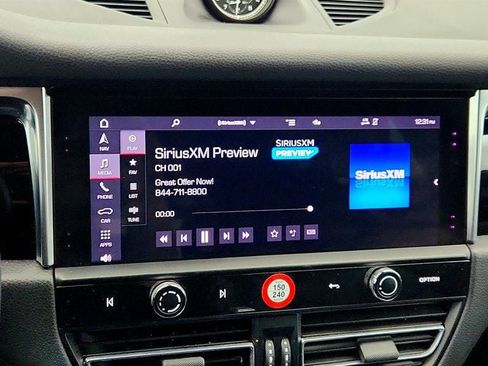 Used 2022 Porsche Macan w/ Premium Package Plus image 17