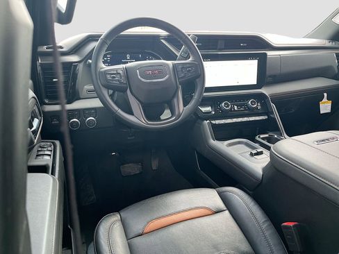 Used 2025 GMC Sierra 2500 AT4 image 5