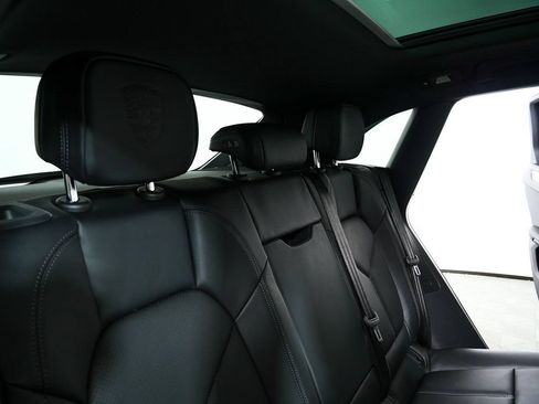Used 2026 Porsche Macan AWD/4WD image 24