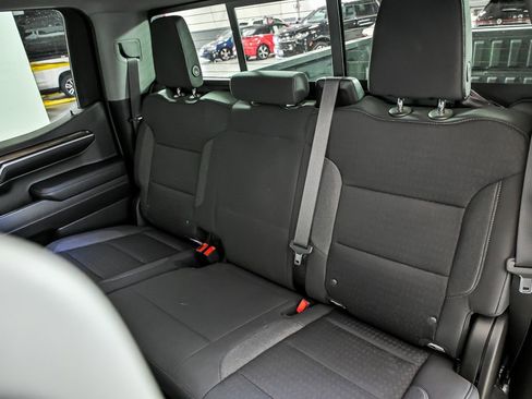 Used 2023 Chevrolet Silverado 1500 RST AWD/4WD image 15