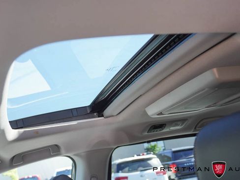 Used 2023 Honda Odyssey Touring image 10