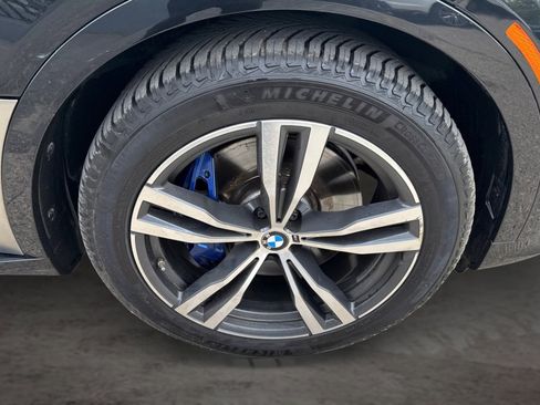 Used 2020 BMW X7 M50i w/ Dynamic Handling Package AWD/4WD image 17