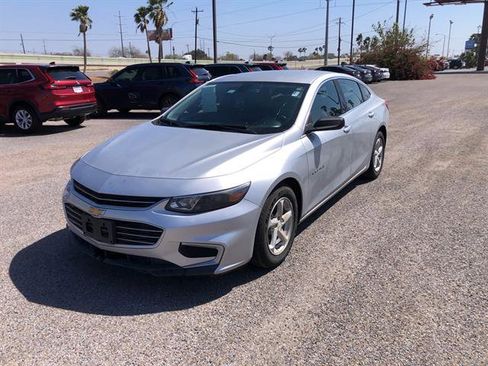Used 2018 Chevrolet Malibu LS w/ LPO, Convenience Package 2 image 3