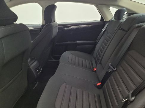 Used 2018 Ford Fusion SE w/ Fusion SE Technology Package FWD image 18