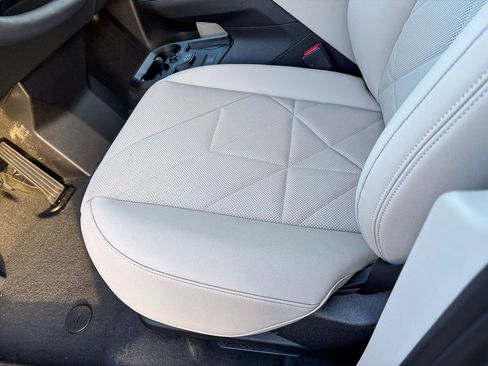 Used 2026 BMW iX xDrive60 image 16