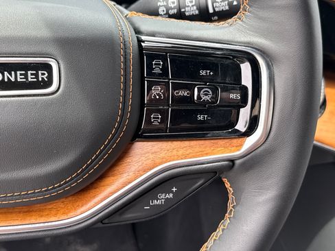 Certified 2024 Jeep Grand Wagoneer Series III AWD/4WD image 28