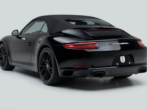 Used 2017 Porsche 911 Carrera image 15