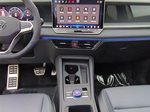 New 2026 Volkswagen Tiguan SE R-Line AWD/4WD image 14