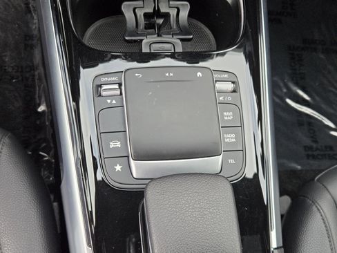 Used 2022 Mercedes-Benz GLB 250 4MATIC w/ Premium Package Lite image 13