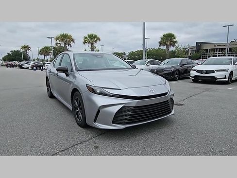 Used 2025 Toyota Camry LE FWD image 34