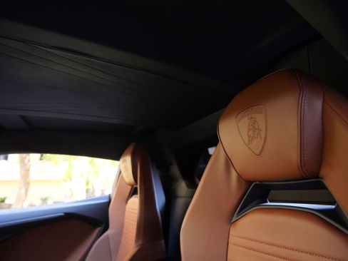 Used 2024 Lamborghini Revuelto AWD/4WD image 29