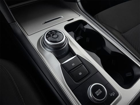 Used 2023 Ford Explorer XLT image 20