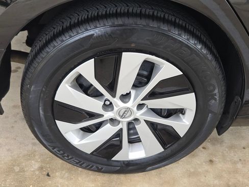 Used 2025 Nissan Altima 2.5 S FWD image 46