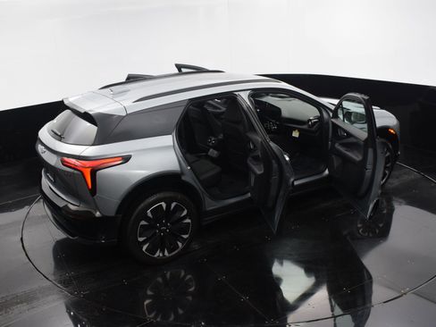 New 2025 Chevrolet Blazer EV RS image 32