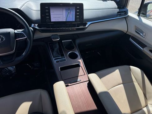 Certified 2023 Toyota Sienna XLE w/ XLE Plus Package image 2