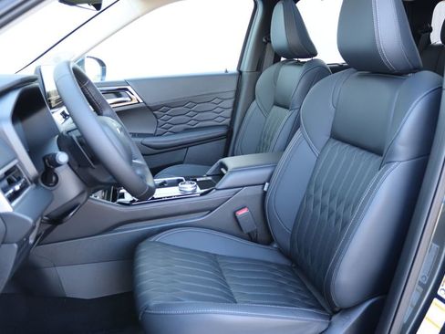 New 2026 Mitsubishi Outlander SEL image 5